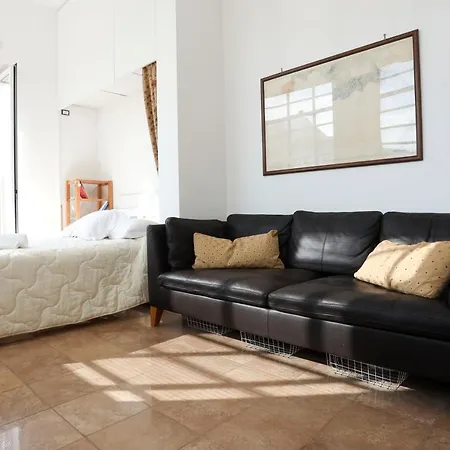 Ponti Rossi Sunny Apartment