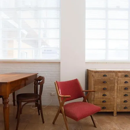 Ponti Rossi Sunny Apartment
